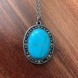 AE long pendant necklace